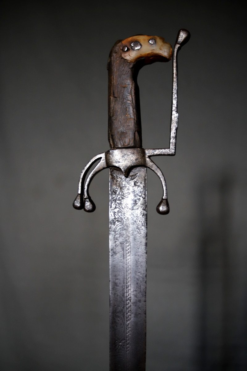 Moroccan Nimcha Saber With Nasrid Blade - Morocco, 17th-18th Century And Earlier Blade