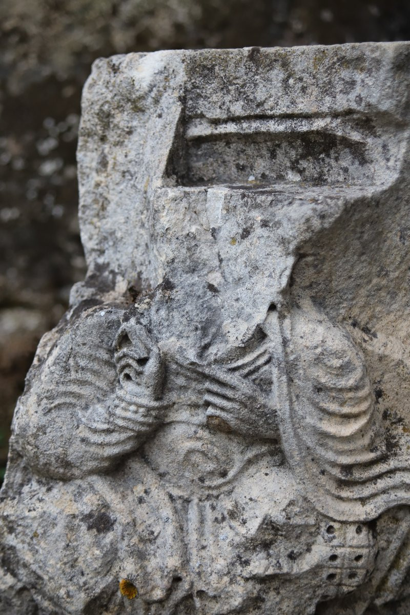 Haut-relief en pierre sculptée- France, art roman, XI-XIIème siècle-photo-2