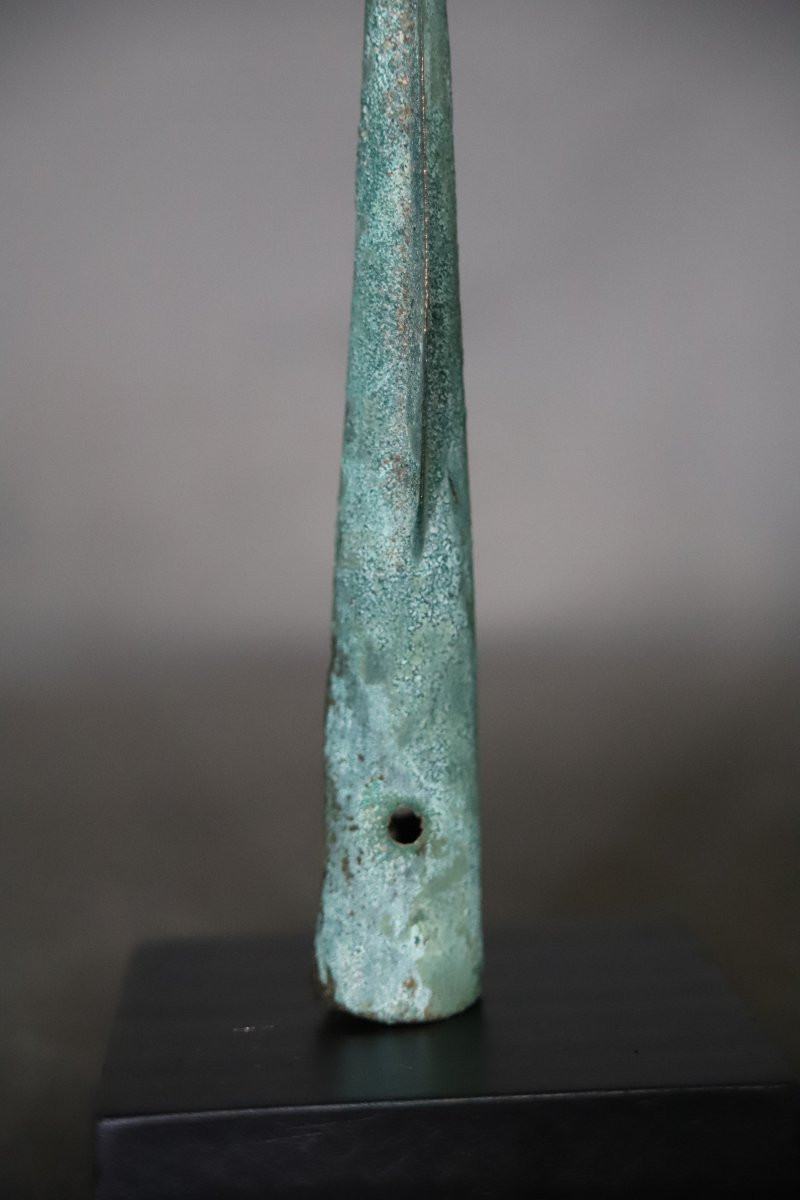 Art Gaulois, pointe de javelot en bronze - France, âge du bronze final (1400-800 av JC)-photo-1