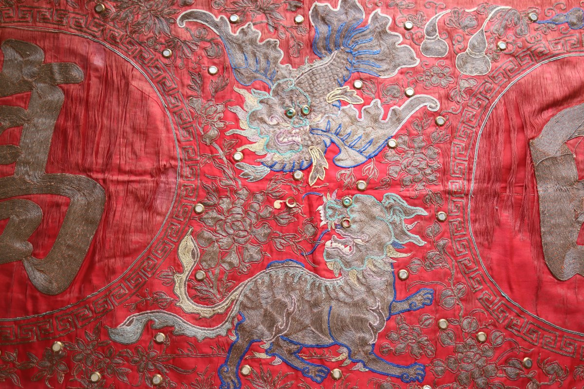 Deux broderies en soie et coton - Chine ou Vietnam, vers 1900-photo-3