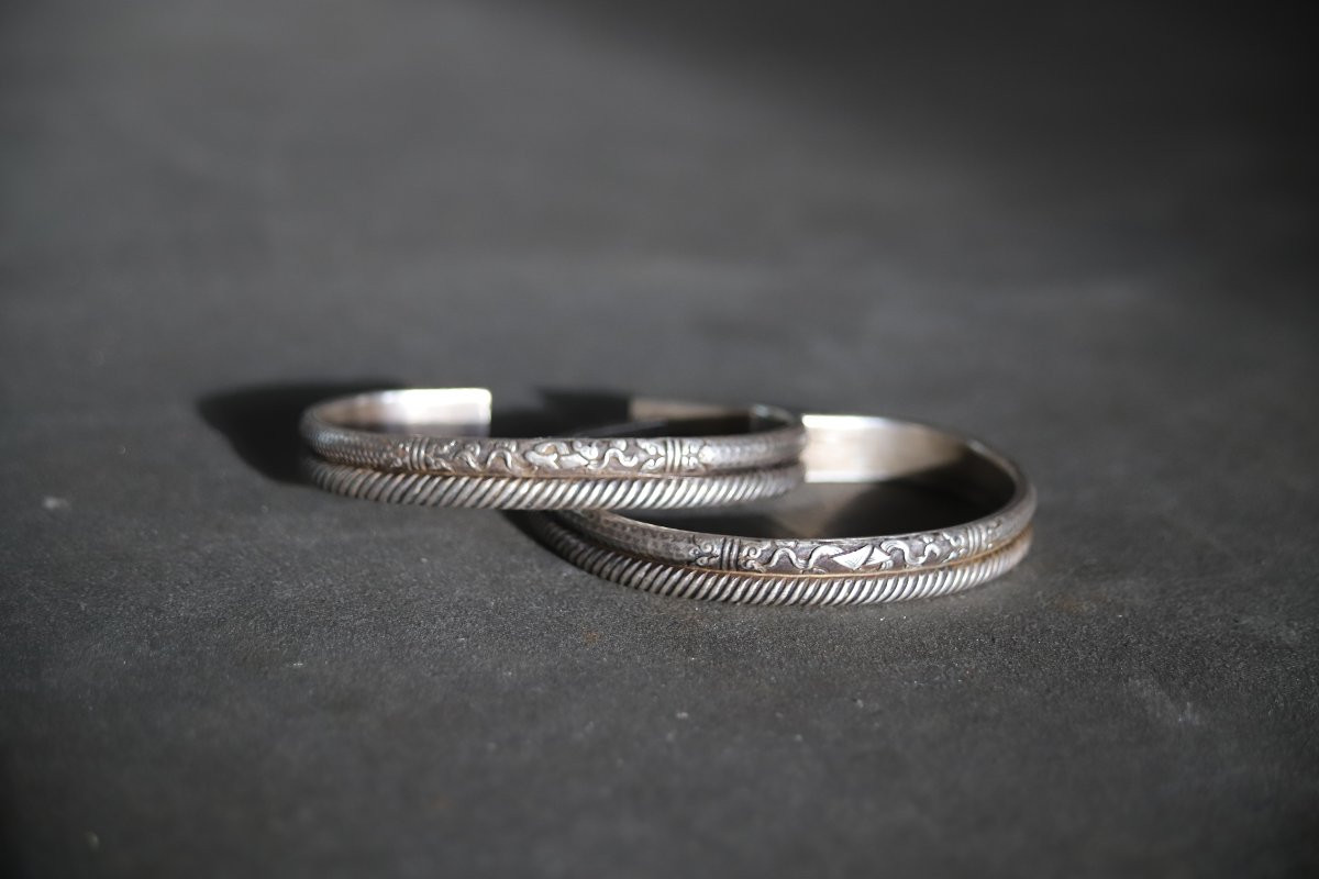Two Antique Chinese Silver Bracelets - China, Probably 1st Half Of The 20th Century-photo-2
