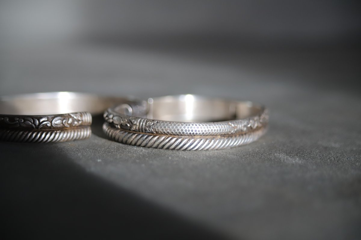 Two Antique Chinese Silver Bracelets - China, Probably 1st Half Of The 20th Century-photo-1