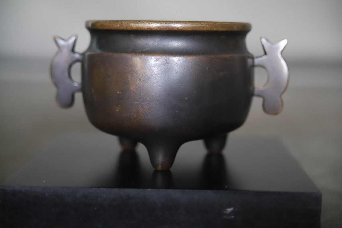 Tripod Incense Burner With Apocryphal Xuande Mark - China, Qing Dynasty-photo-2