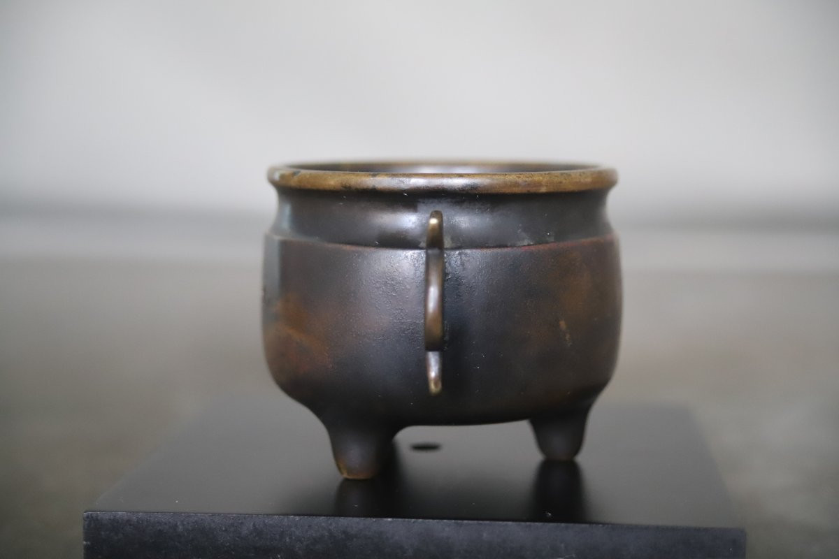 Tripod Incense Burner With Apocryphal Xuande Mark - China, Qing Dynasty-photo-2