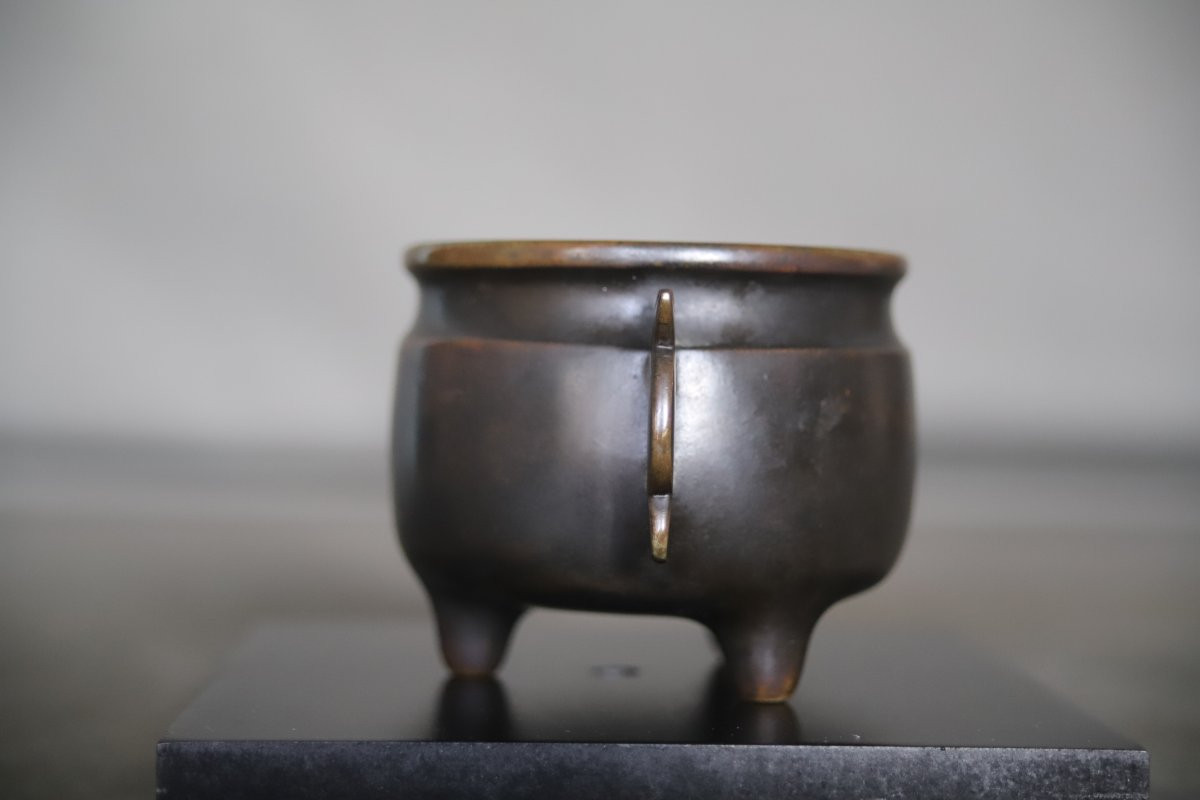 Tripod Incense Burner With Apocryphal Xuande Mark - China, Qing Dynasty-photo-3