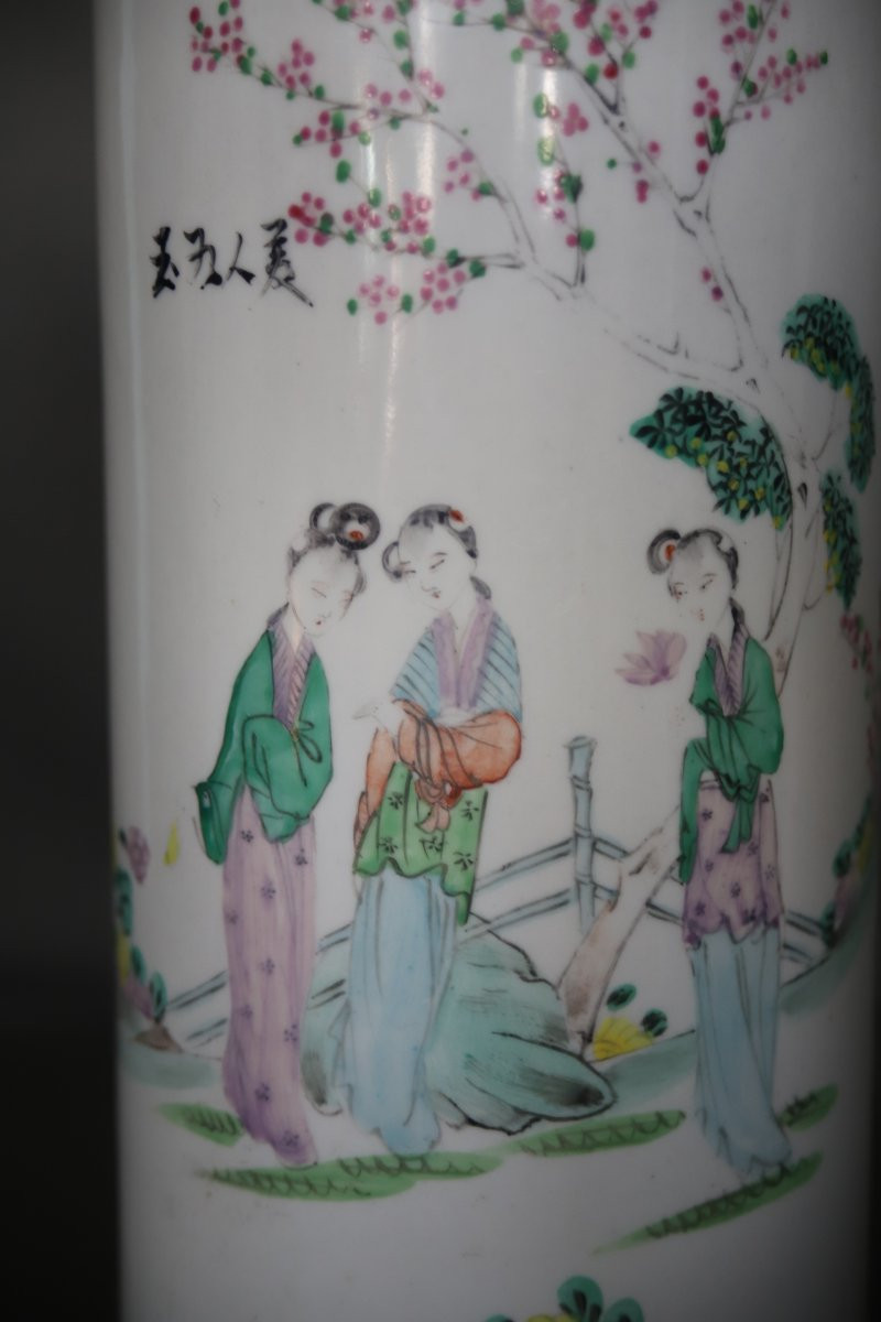Chinese Porcelain Scroll Vase - China, Circa 1900-photo-2