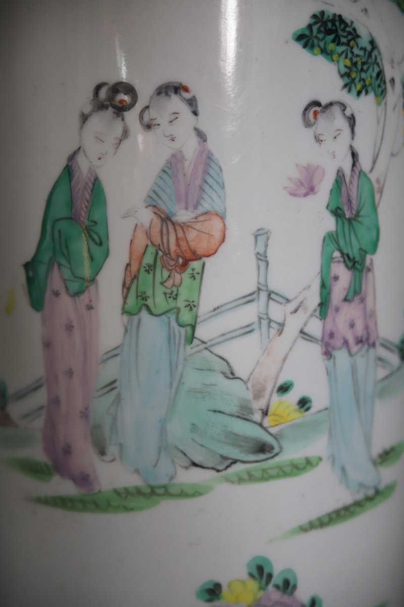 Chinese Porcelain Scroll Vase - China, Circa 1900-photo-3