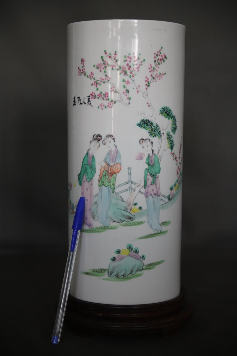 Chinese Porcelain Scroll Vase - China, Circa 1900-photo-8