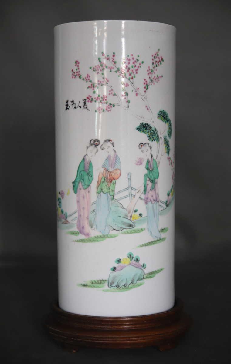 Chinese Porcelain Scroll Vase - China, Circa 1900