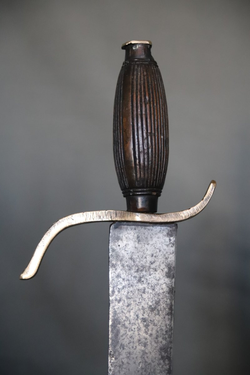 Short Chinese Sword Known As A Paidao - Southern China, Northern Vietnam, 19th Century-photo-1