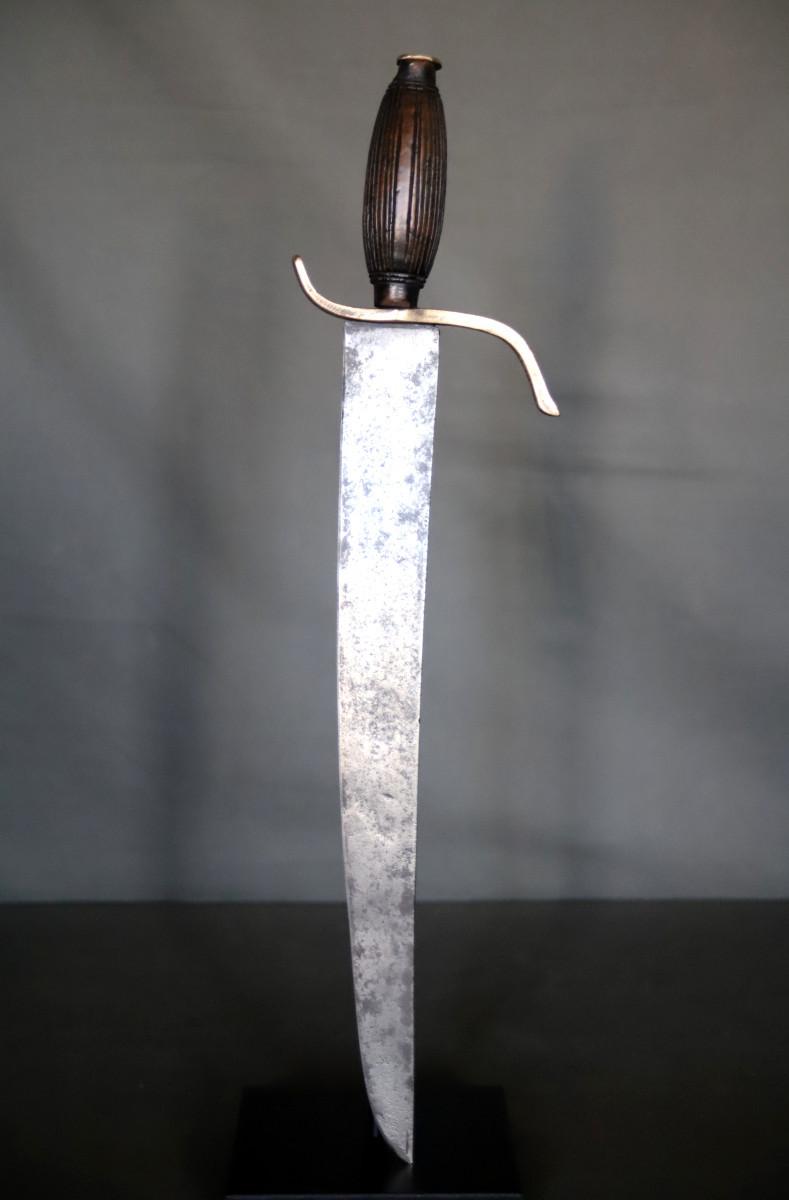 Short Chinese Sword Known As A Paidao - Southern China, Northern Vietnam, 19th Century