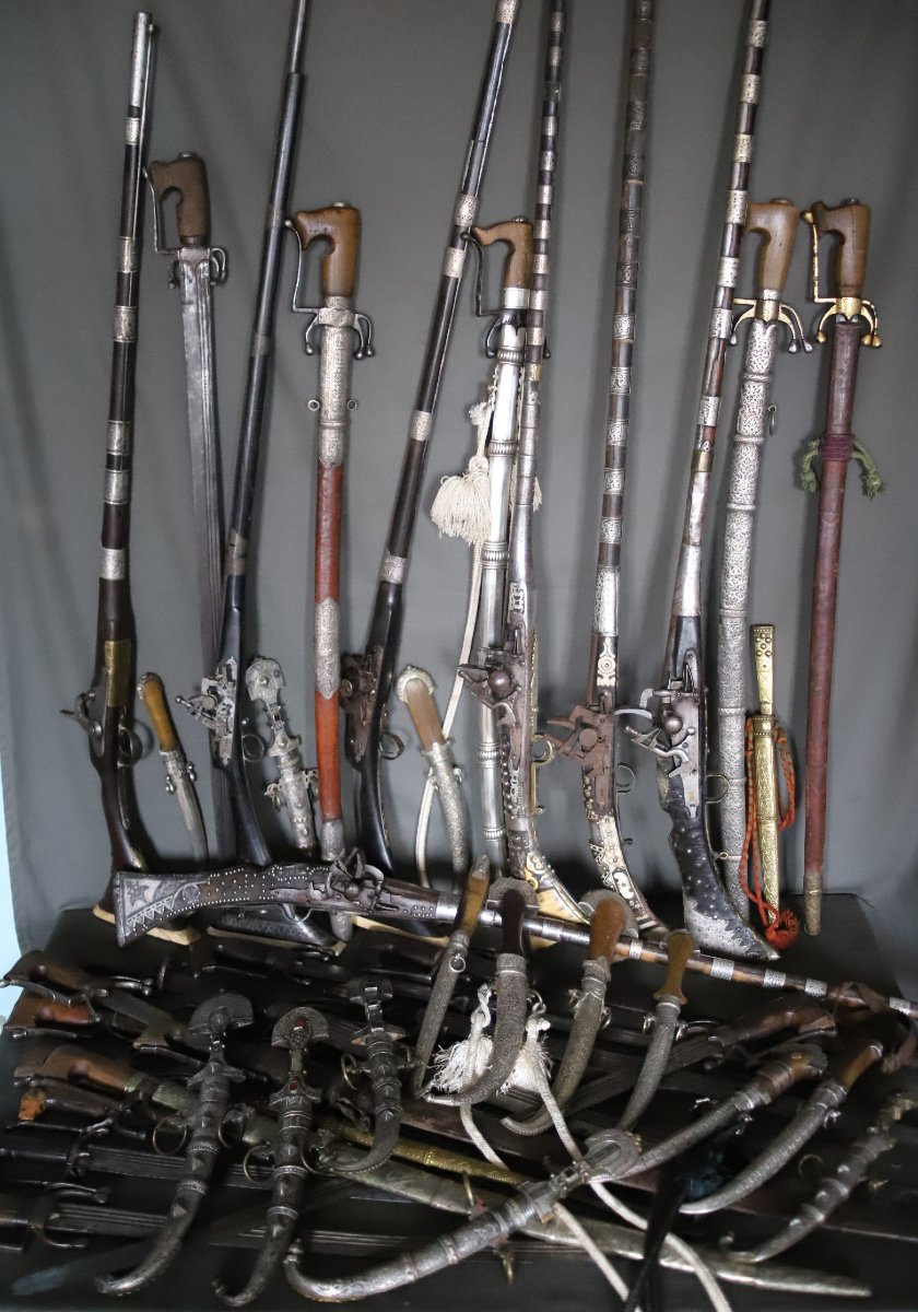 Importante collection de 96 armes Marocaines - Maroc, du 16ème jusqu'au milieu du 20ème-photo-2