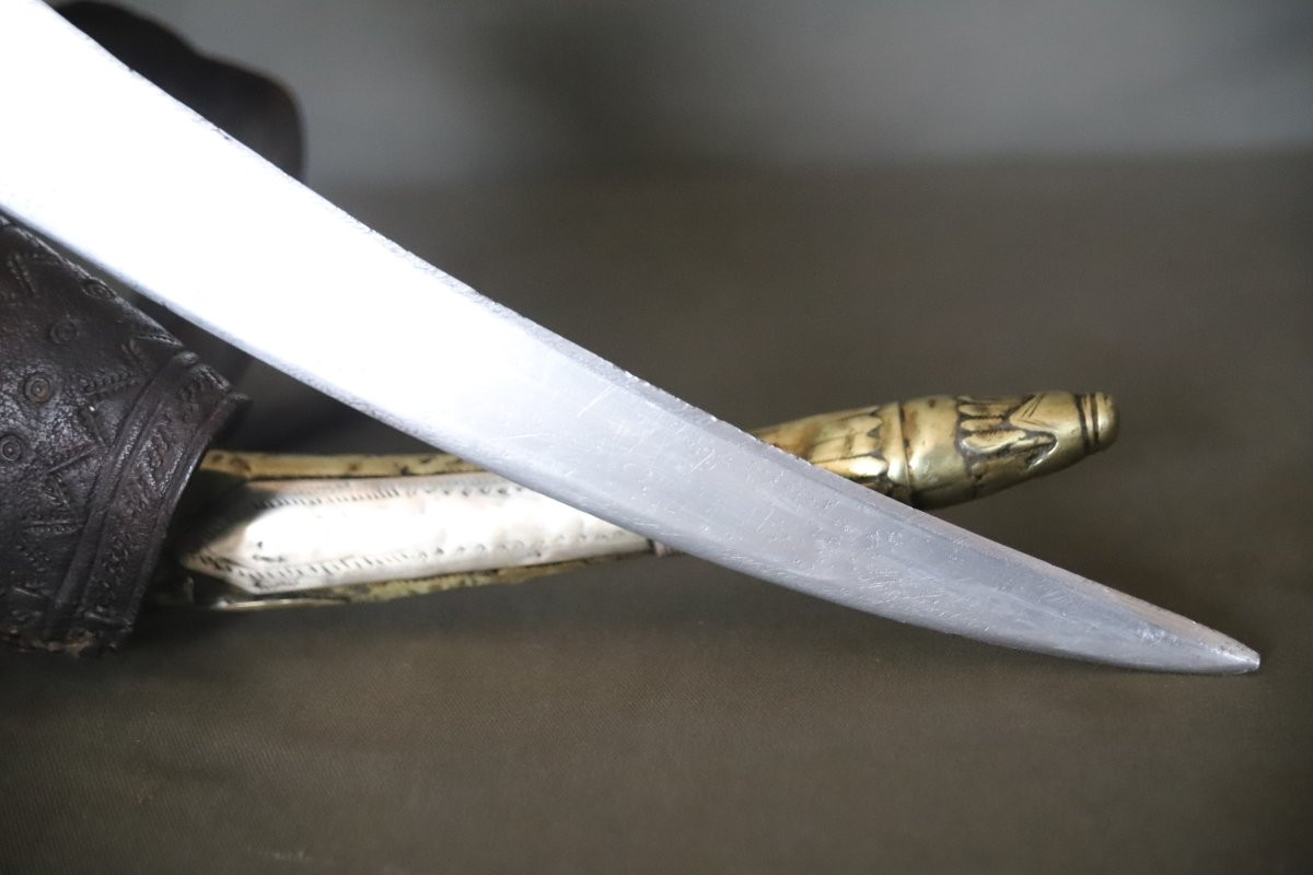 Une dague jambiya Arabe - Péninsule Arabique, Arabie Saoudite ou Yemen,19ème début 20ème siècle-photo-7