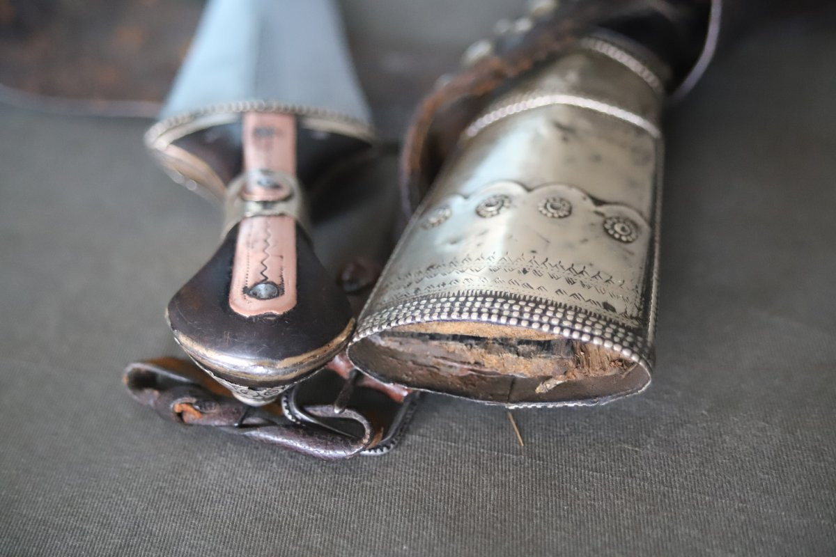 Une dague jambiya Arabe - Péninsule Arabique, Arabie Saoudite ou Yemen,19ème début 20ème siècle-photo-8