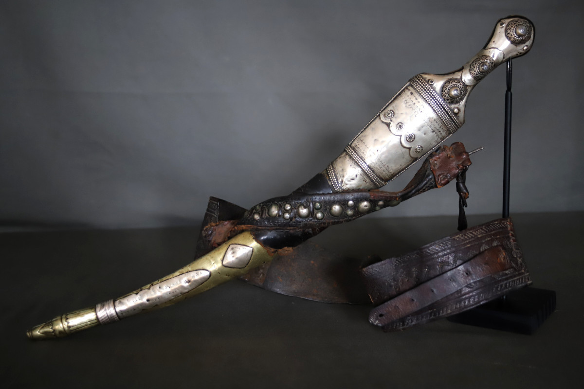 Une dague jambiya Arabe - Péninsule Arabique, Arabie Saoudite ou Yemen,19ème début 20ème siècle