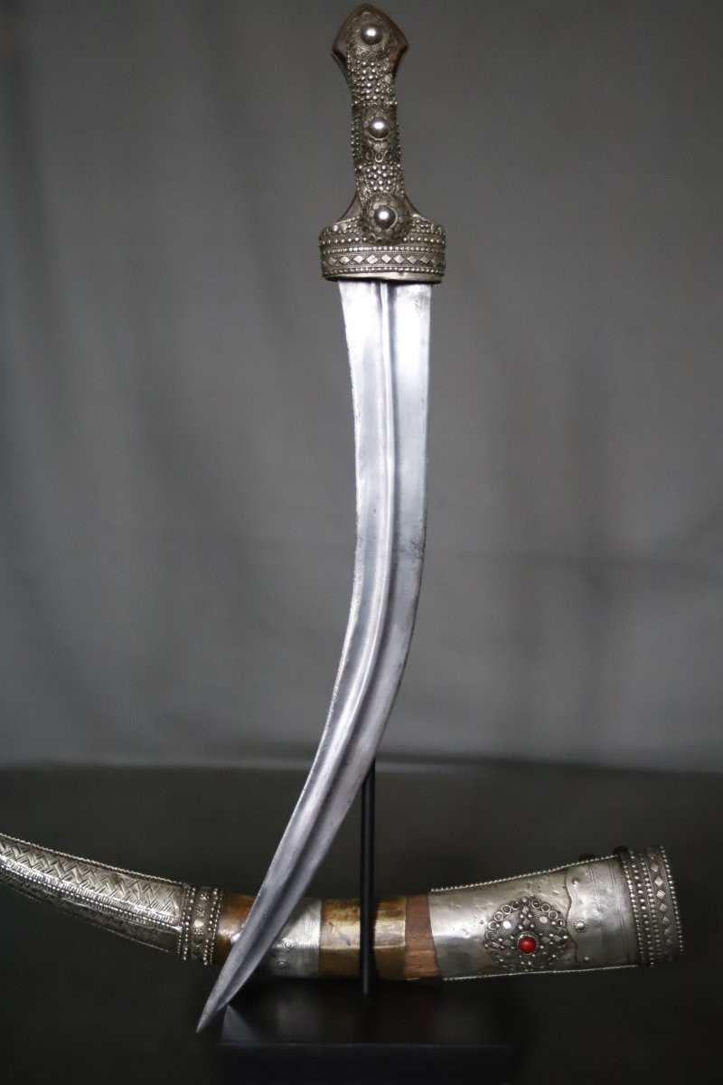 Une dague jambiya Arabe - Péninsule Arabique, Arabie Saoudite ou Yemen,19ème début 20ème siècle-photo-3