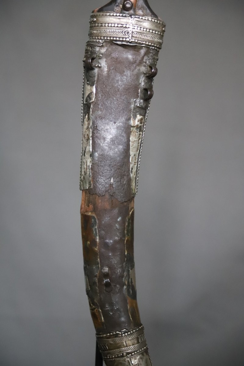 Une dague jambiya Arabe - Péninsule Arabique, Arabie Saoudite ou Yemen,19ème début 20ème siècle-photo-3