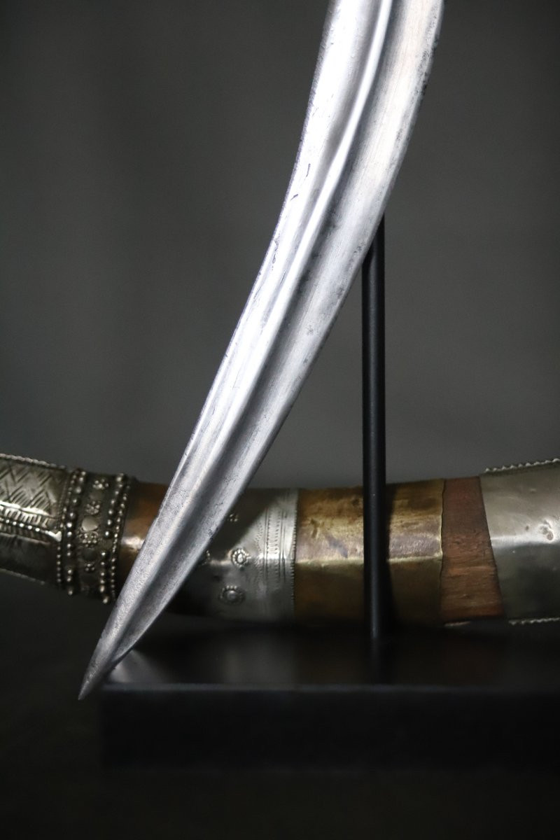 Une dague jambiya Arabe - Péninsule Arabique, Arabie Saoudite ou Yemen,19ème début 20ème siècle-photo-5