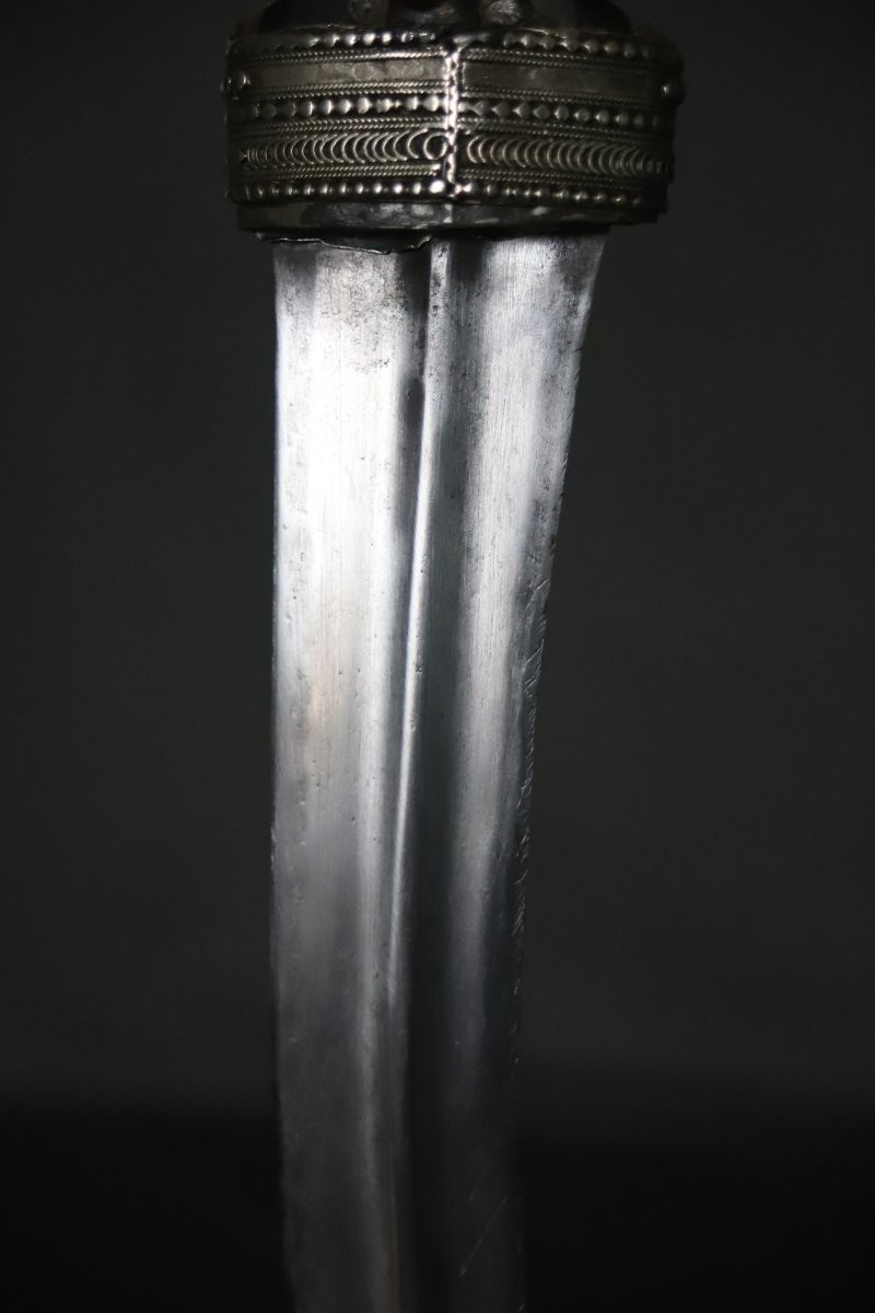 Une dague jambiya Arabe - Péninsule Arabique, Arabie Saoudite ou Yemen,19ème début 20ème siècle-photo-7