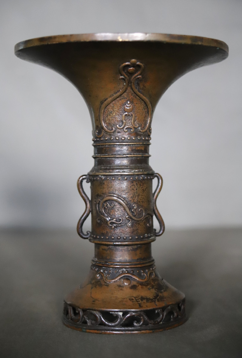 Vase en bronze dit gu - Chine, dynastie Qing