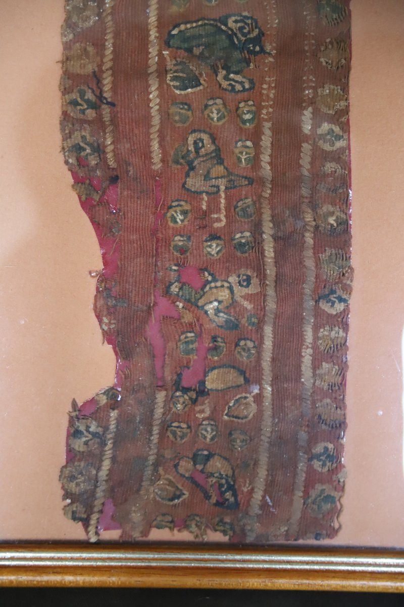 Fragment de tissu Copte - Egypte, période Byzantine, 4ème-7ème siècle après Jésus Christ-photo-1