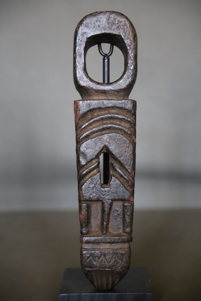 Un guide baratte en bois sculpté - Régions Himalayennes, probablement Népal-photo-4