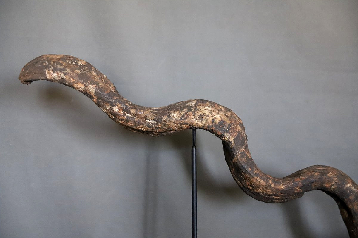 Serpent (naga) en bois sculpté, festival naga panchami -Népal, milieu 20ème siècle ou antérieur