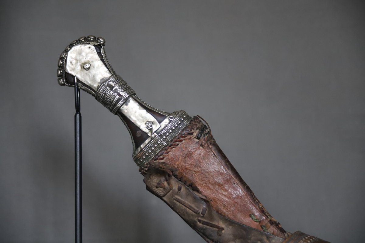 Une dague jambiya Arabe - Péninsule Arabique, Arabie Saoudite ou Yemen,19ème début 20ème siècle-photo-3