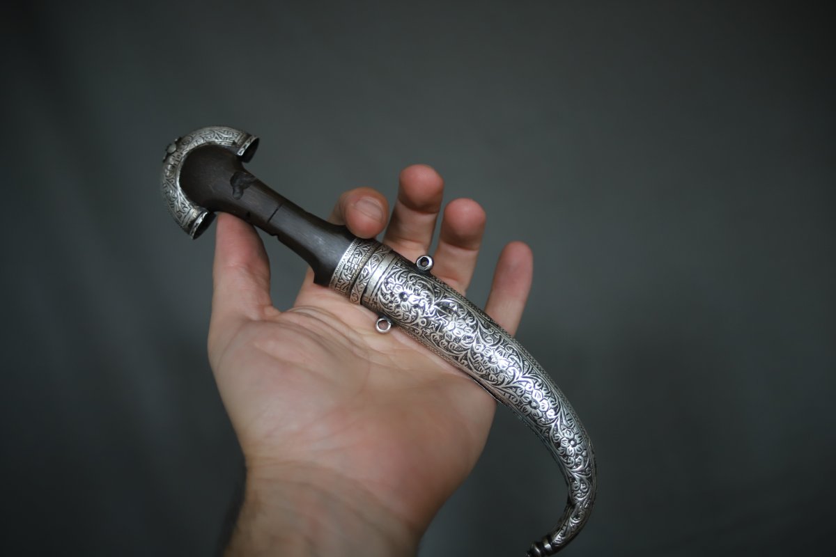 Moroccan Child's Koumya Ring, Silver And Blond Horn - Morocco, 1894-95-photo-1