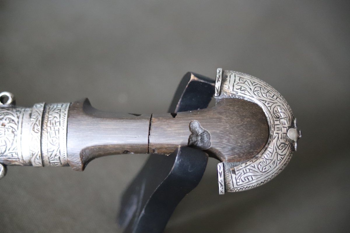 Moroccan Child's Koumya Ring, Silver And Blond Horn - Morocco, 1894-95-photo-2