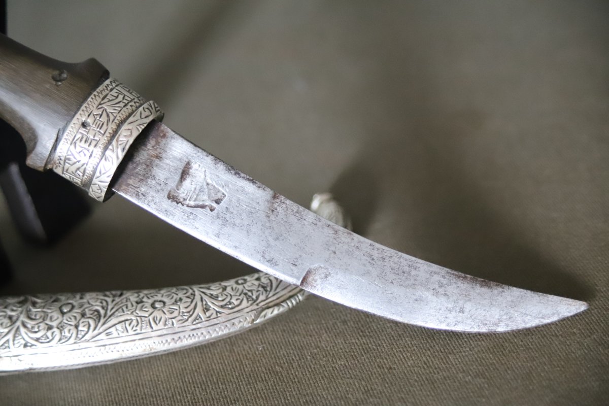 Moroccan Child's Koumya Ring, Silver And Blond Horn - Morocco, 1894-95-photo-6