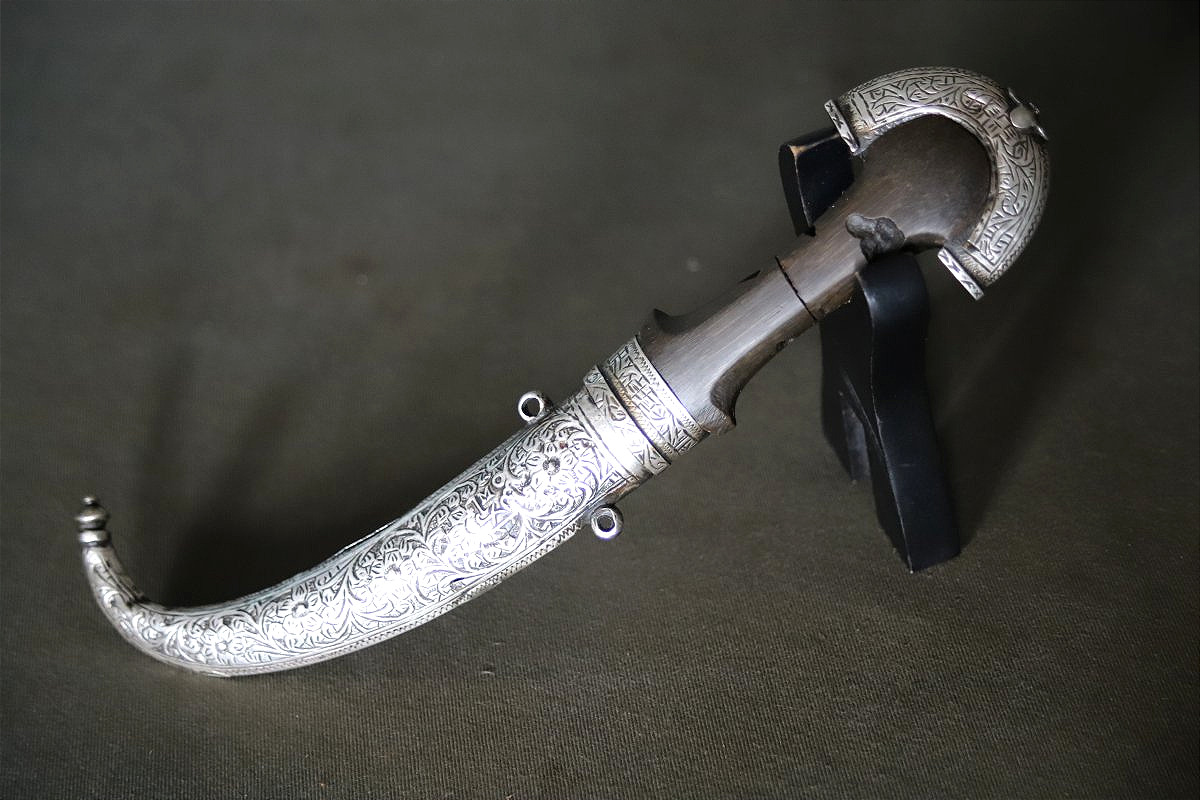 Moroccan Child's Koumya Ring, Silver And Blond Horn - Morocco, 1894-95