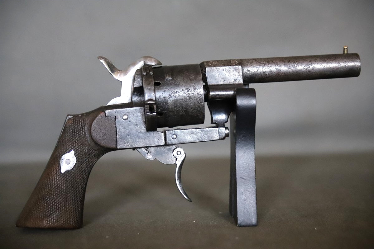 Revolver à broche calibre 9mm - Espagne, Eibar, 2nde moitié du 19ème siècle 