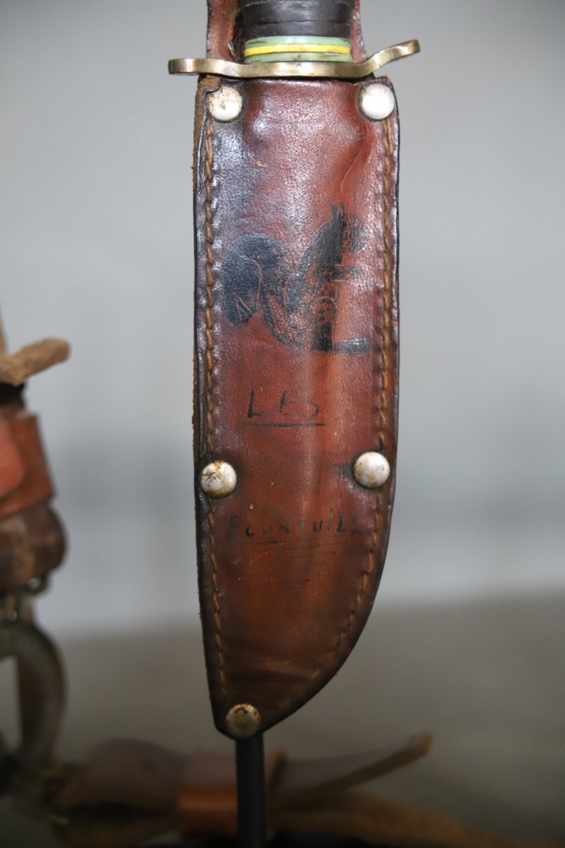  Ancien couteau de scout avec étui et ceinturon - France, marque la Hutte, années 50-60-photo-1