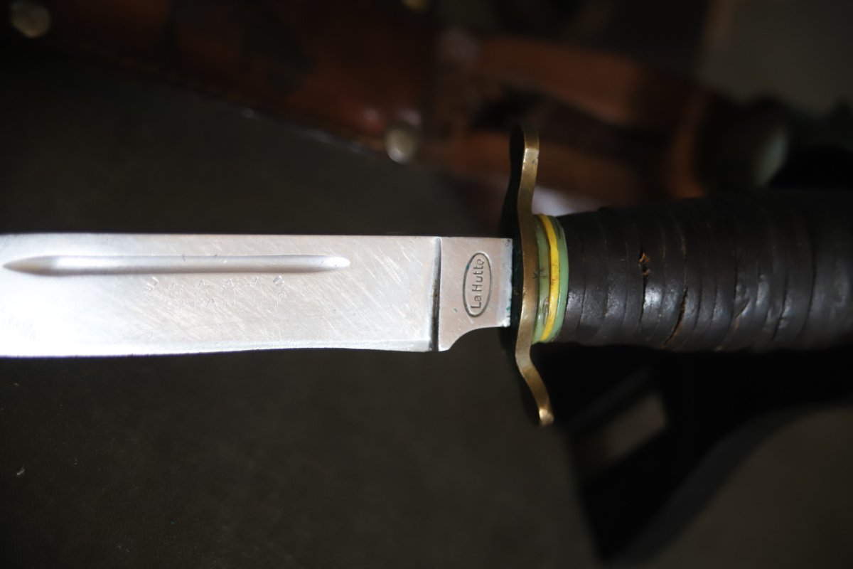  Ancien couteau de scout avec étui et ceinturon - France, marque la Hutte, années 50-60-photo-4