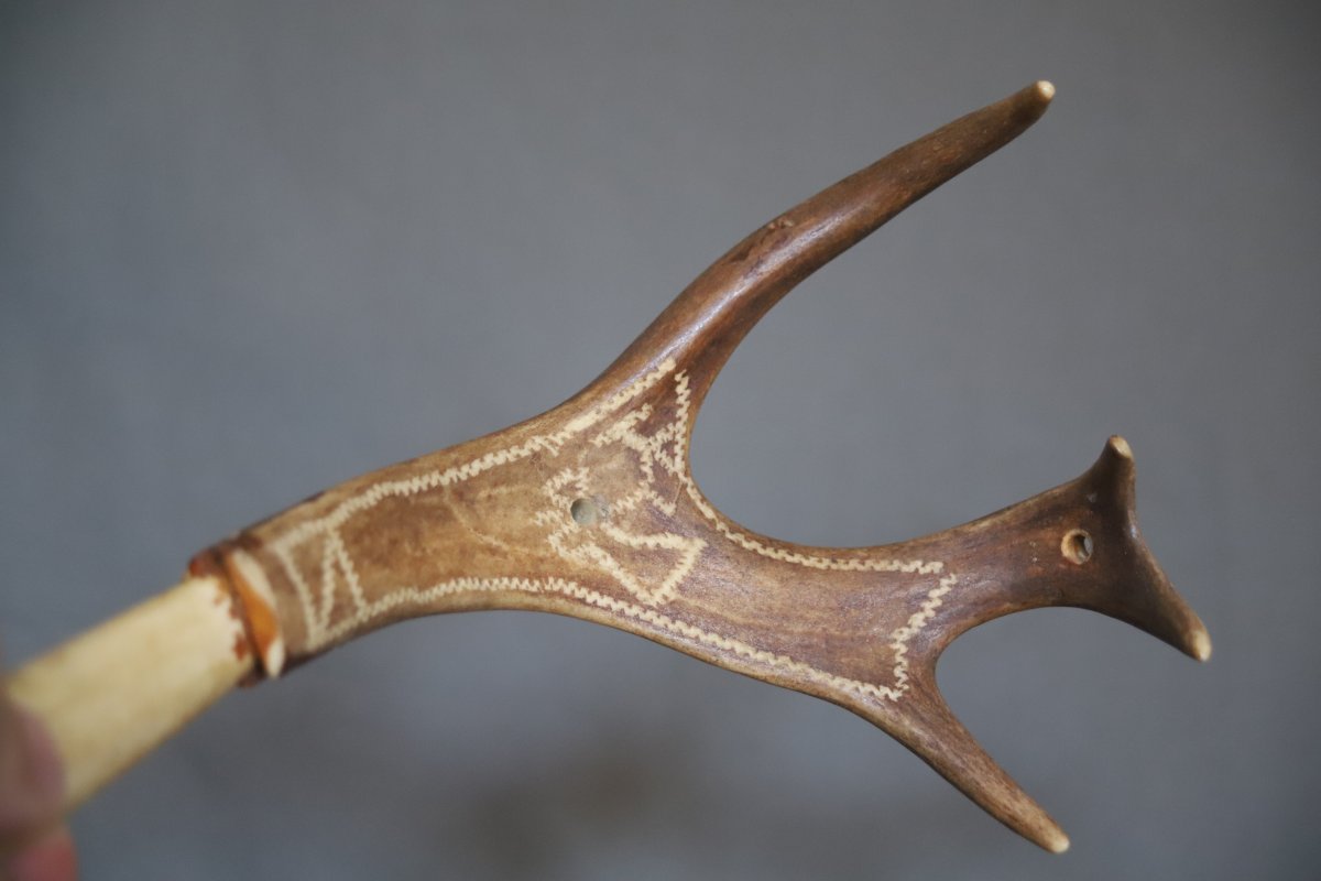 Couteau traditionnel Sami en os et bois de renne - Scandinavie, 20ème siècle   -photo-1