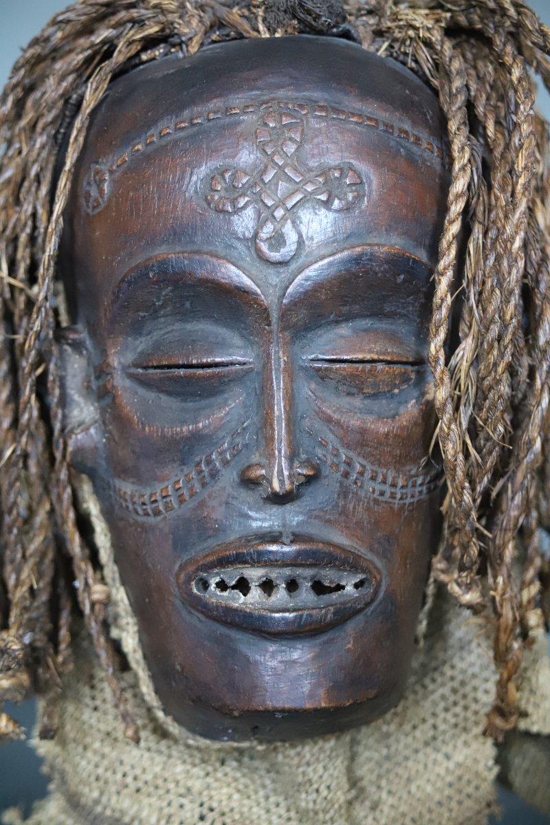 Ancien masque féminin Tchokwé - Angola, milieu 20ème siècle ou antérieur-photo-2