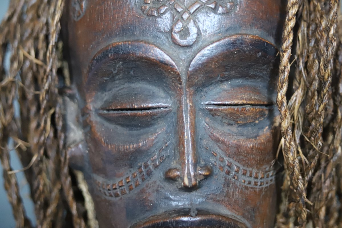 Ancien masque féminin Tchokwé - Angola, milieu 20ème siècle ou antérieur-photo-4