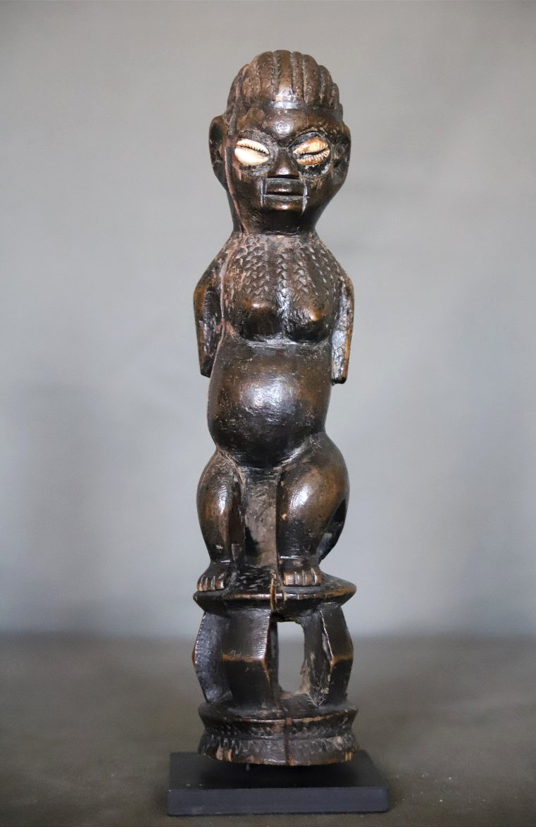 Striking African Statuette—africa, Nigeria?