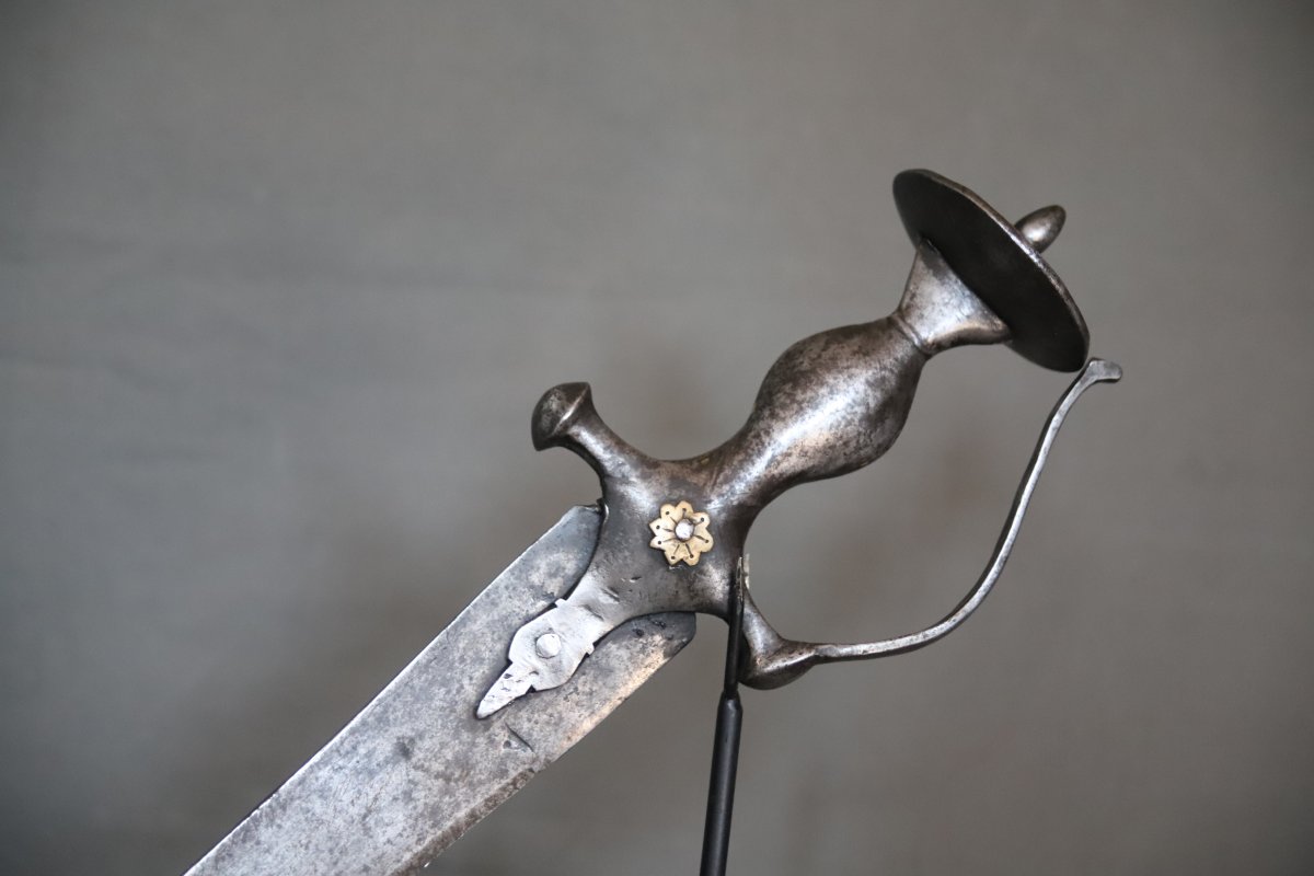 Un sabre Indien dit talwar - Inde, 18-19ème siècle-photo-2
