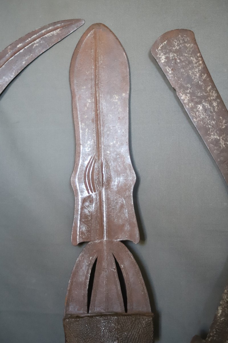Three African Bladed Weapons—congo (drc), First Half Of The 20th Century-photo-1