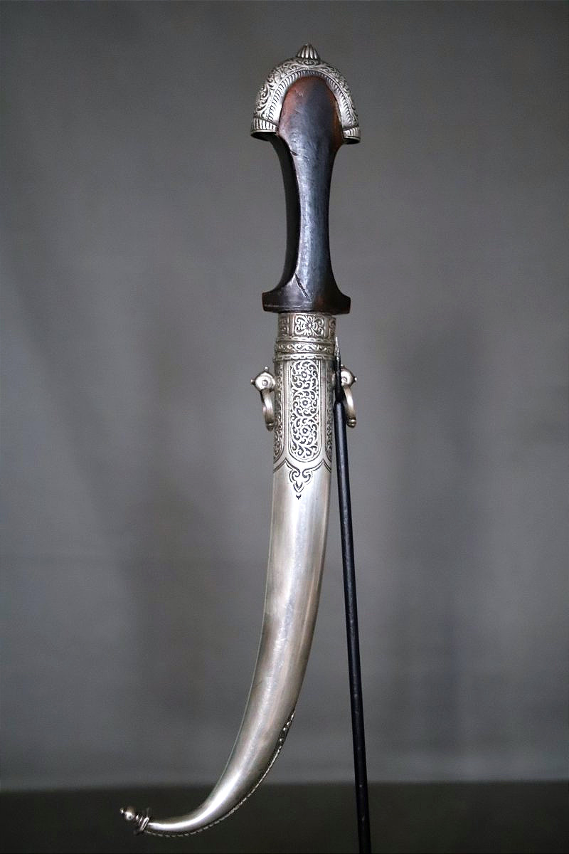 Dague Marocaine dite koumya, en argent - Maroc, milieu 20ème siècle