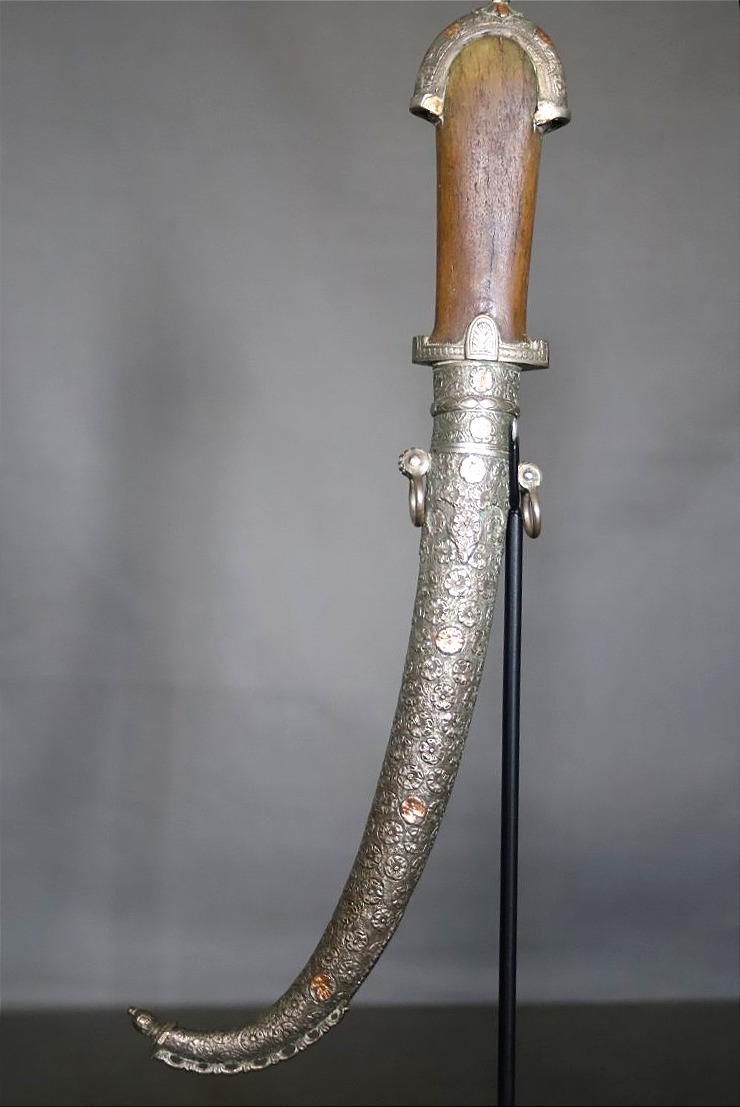  Moroccan Dagger Known As A "koumya," Silver, Gold, And Light-colored Horn - Morocco, Late 19th To Early 20th Century