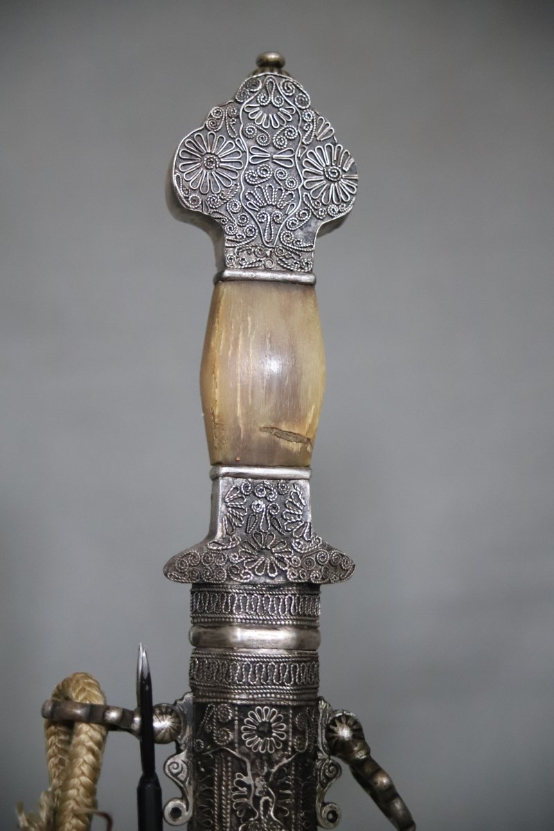 Moroccan Dagger Known As A "koumya," Silver And Light-colored Horn - Morocco, Late 19th To Early 20th Century-photo-2