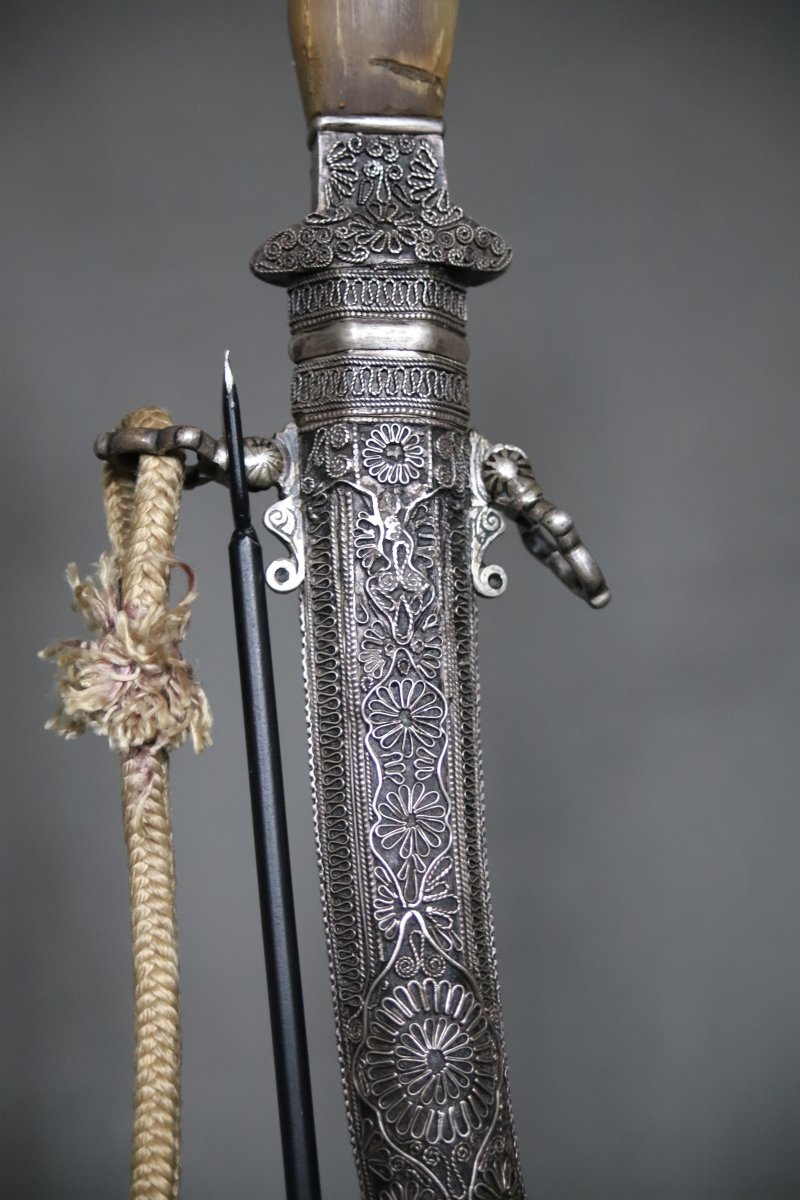 Moroccan Dagger Known As A "koumya," Silver And Light-colored Horn - Morocco, Late 19th To Early 20th Century-photo-3