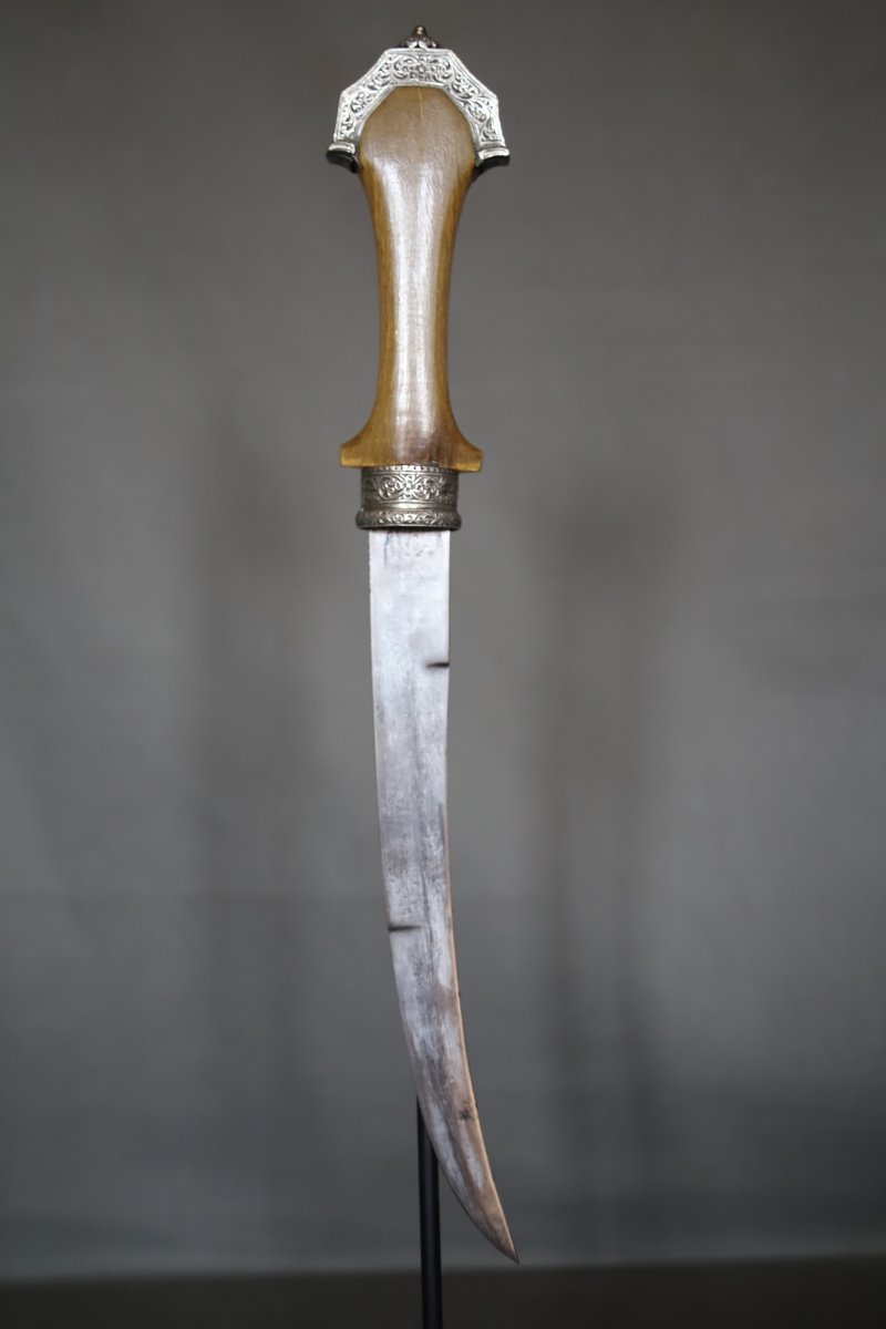 Moroccan Dagger Known As A "koumya," Silver, Gold, And Light-colored Horn - Morocco, Late 19th To Early 20th Century-photo-1
