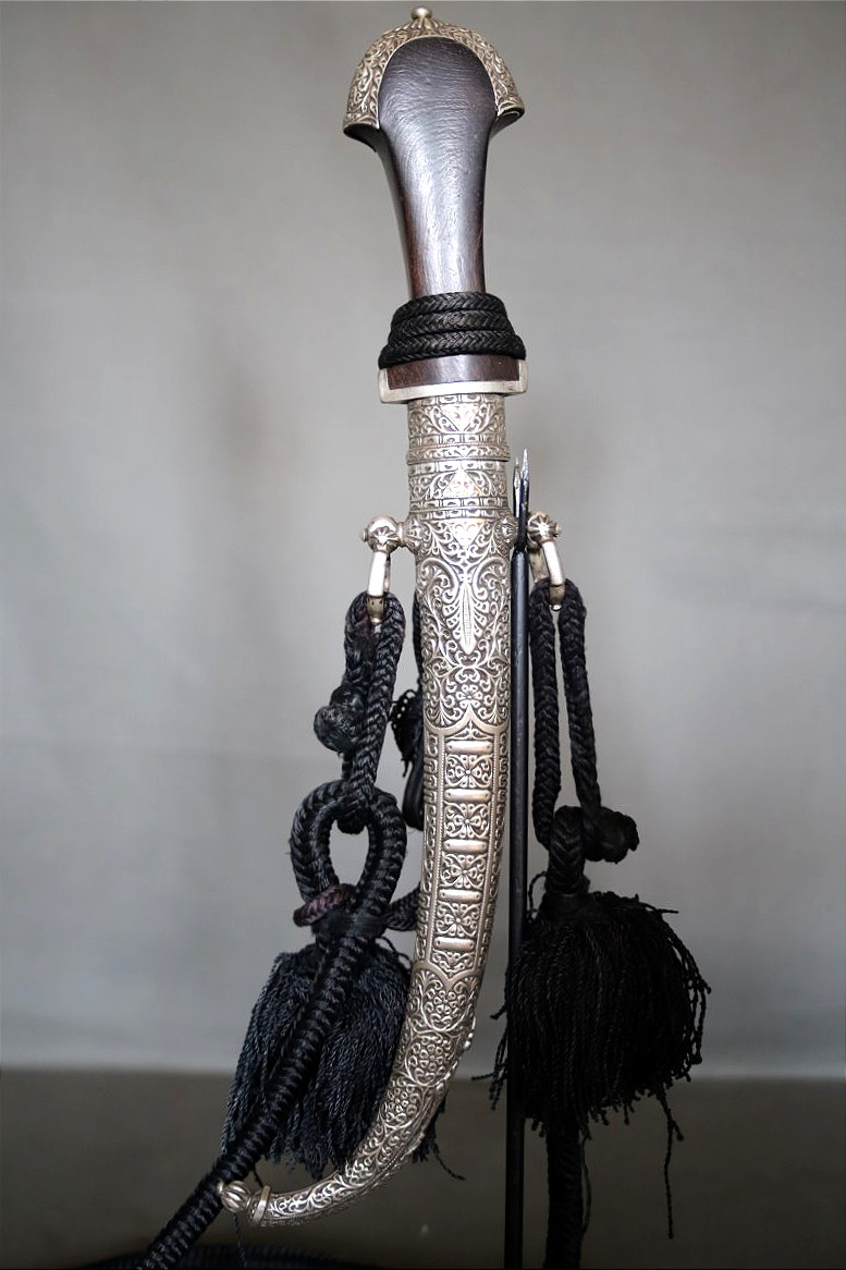 Moroccan Dagger Known As A "koumya," Silver, Gold, And Wood - Morocco, Late 19th To Early 20th Century