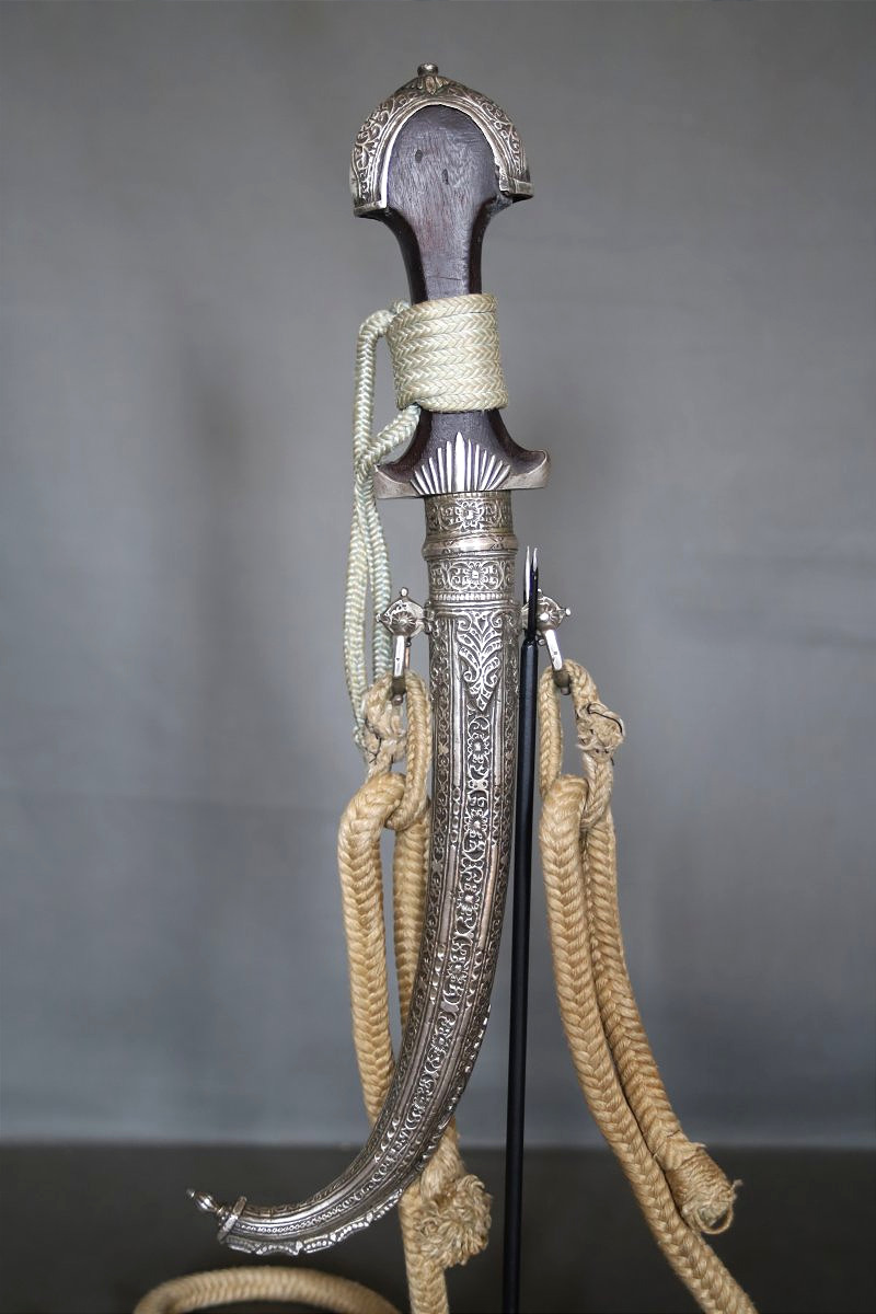Moroccan Dagger Known As A "koumya," Silver And Wood - Morocco, Circa 1900