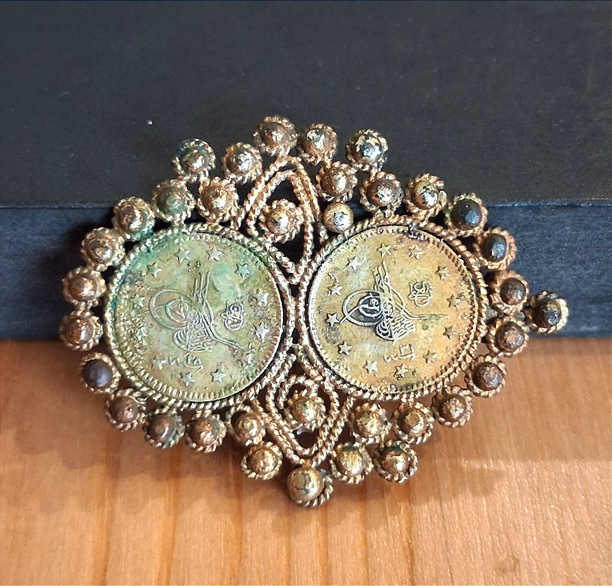 Greek Brooch In Gold-plated Silver - Balkan Greece, Late 19th Century 