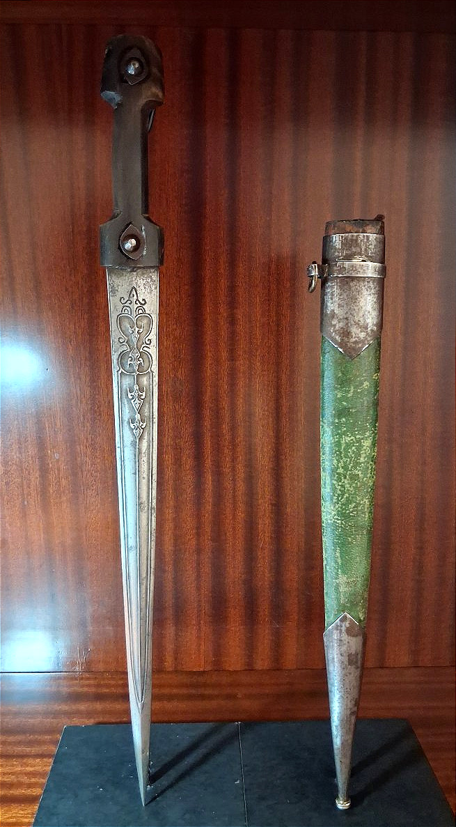Long Kindjal Style Dagger (kinjal) — Persian Or Ottoman Empire, 19th Century
